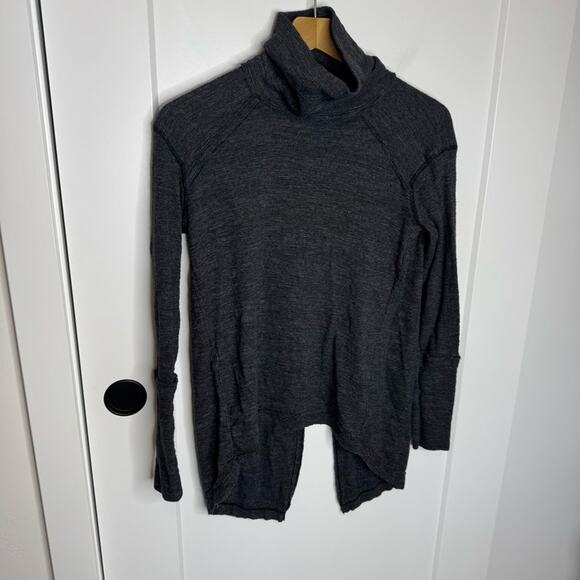 Free People Split Back Charcoal Gray Turtleneck Knit Sweater Size XS - Picture 2 of 6